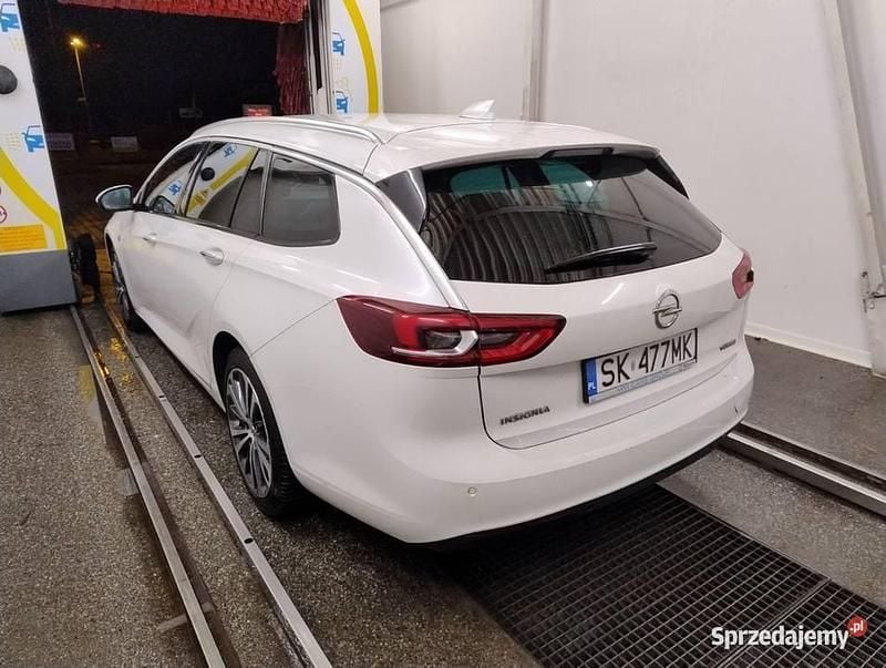 Biały Używany 2017 Opel Insignia Kombi | 62 000 zł (Drogi) - Obraz 1/3