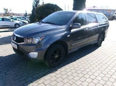 Grafitowy Używany 2018 Ssangyong (KGM) Actyon SUV | 52 900 zł - Obraz 1/4