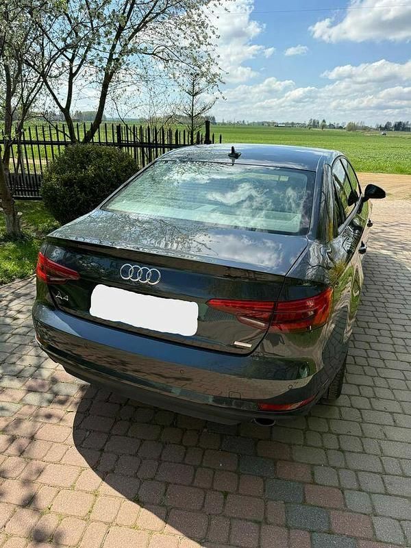 Używany Audi A4 S-Line 2018 Szary Sedan/Limuzyna
