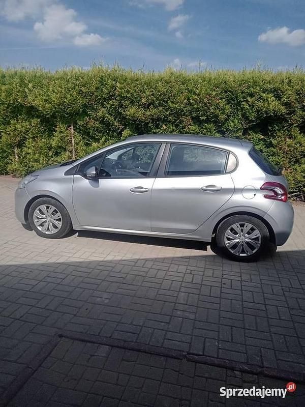 Używany Peugeot 208 2012 Srebrny Hatchback
