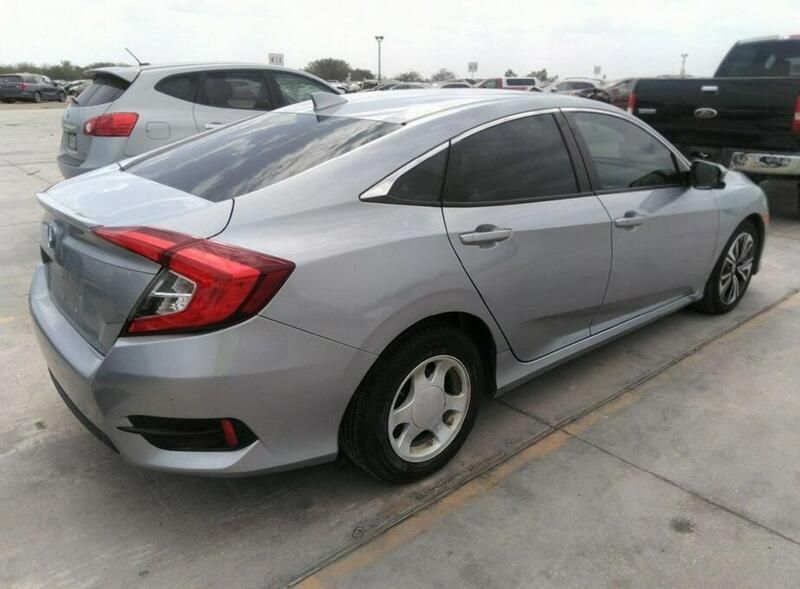 Używany Honda Civic 182 KM (133 kW) 2018 Srebrny Sedan/Limuzyna