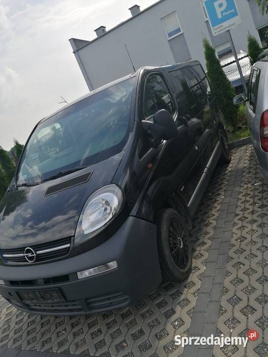 Czarny Używany 2003 Opel Vivaro Van | 8799 zł - Obraz 1/4