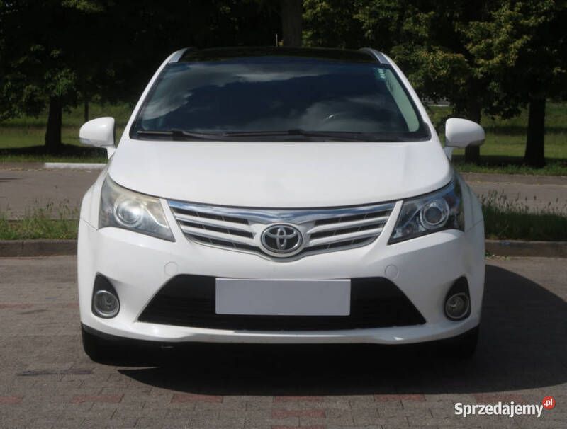 Biały Używany 2012 Toyota Avensis Kombi | 26 999 zł (Dobra cena) - Obraz 1/4