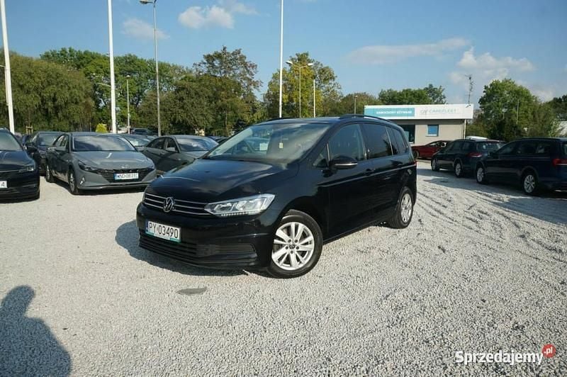 Czarny (metalik) Używany 2022 VW Touran Comfortline Minivan | 71 200 zł (Super Cena) - Obraz 1/4