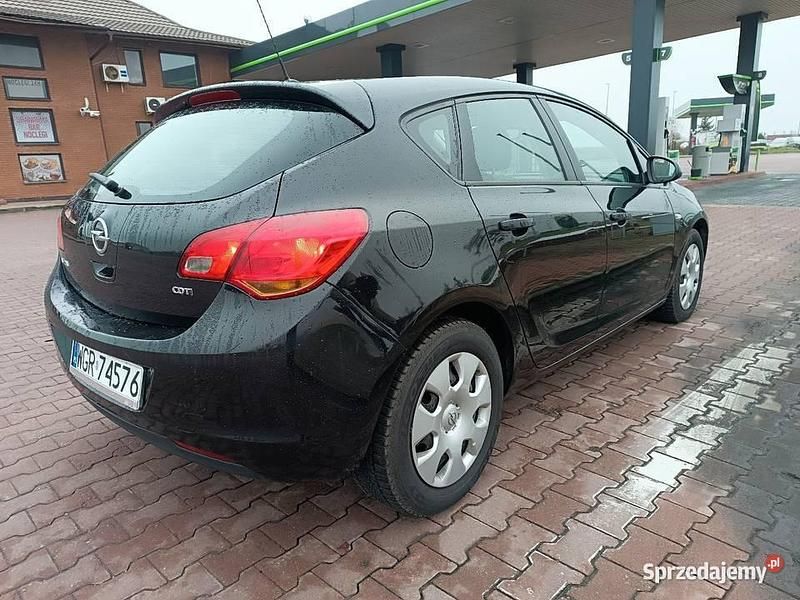 Używany Opel Astra 2011 Czarny Hatchback