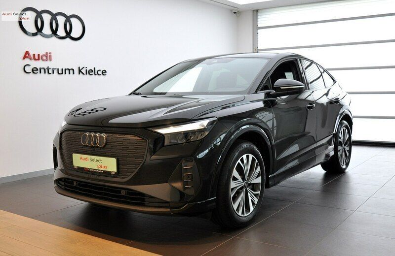 Czarny Używany 2022 Audi Q4 Sportback e-tron Comfort SUV | 149 980 zł - Obraz 1/4