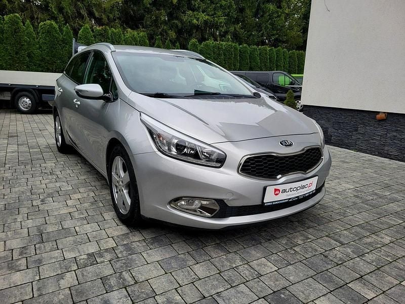 Szary (metalik, perła) Używany 2013 Kia Ceed Hatchback | 29 900 zł (Uczciwa cena) - Obraz 1/4