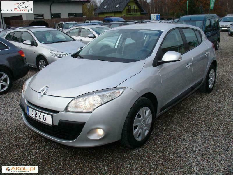 Używany Renault Mégane III 90 KM (66 kW) 2010 Srebrny (metalik) Hatchback