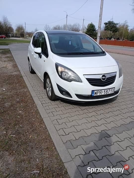 Biały Używany 2012 Opel Meriva Minivan | 14 000 zł (Uczciwa cena) - Obraz 1/4