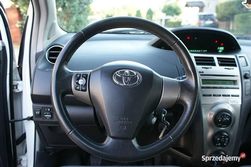 Używany Toyota Yaris 2009 Biały Hatchback