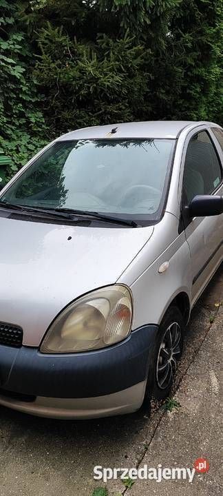 Srebrny Używany 2002 Toyota Yaris Hatchback | 4500 zł (Dość drogi) - Obraz 1/2