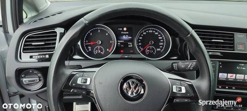 Używany VW Golf VII Allstar 150 KM (110 kW) 2016 Srebrny Sedan/Limuzyna
