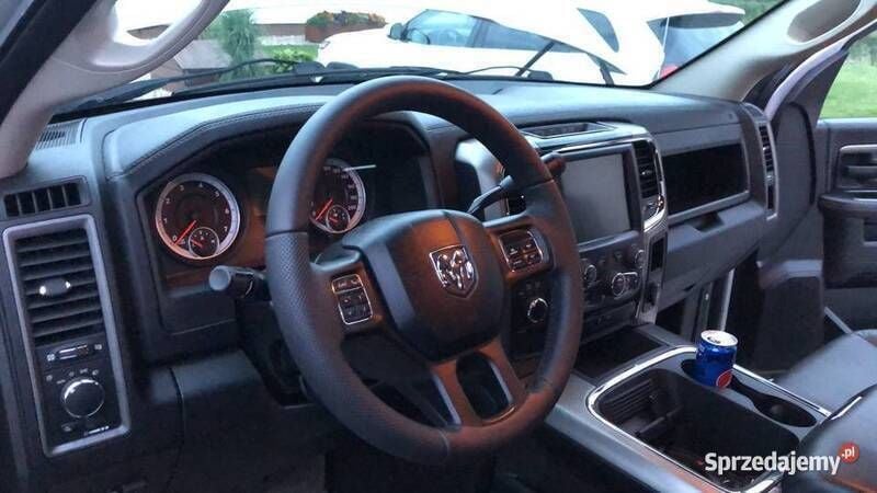 Srebrny Używany 2013 Dodge Ram Pickup | 62 000 zł (Super Cena) - Obraz 1/4
