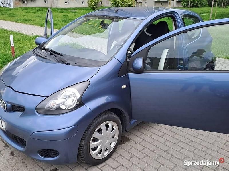 Niebieski Używany 2009 Toyota Aygo Hatchback | 6000 zł (Super Cena) - Obraz 1/4