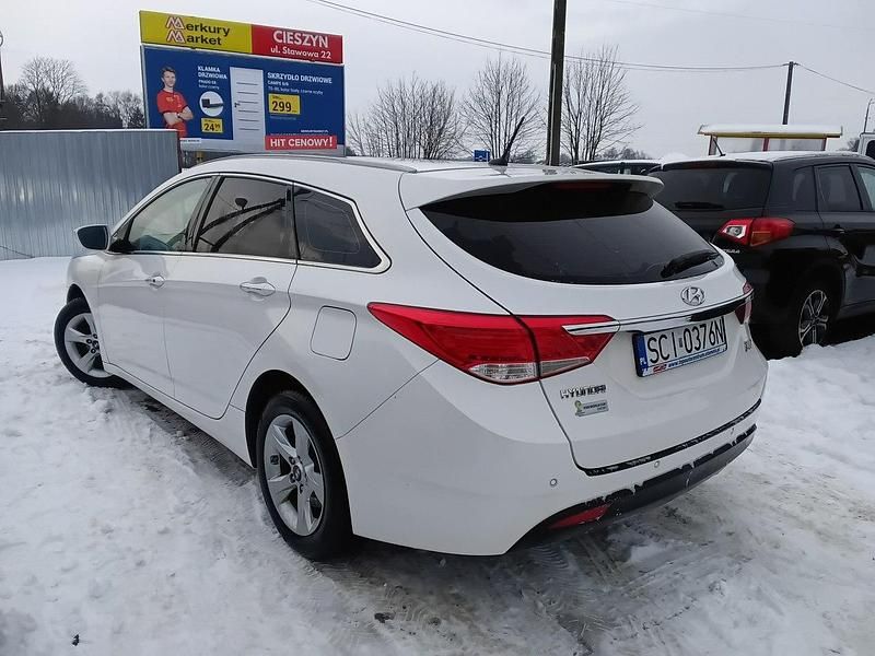 Używany Hyundai i40 Edition 135 KM (99 kW) 2012 Biały Kombi