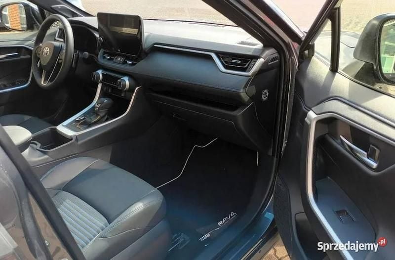 Nowe Toyota RAV4 Hybrid 222 KM (163 kW) 2025 Srebrny (metalik) SUV