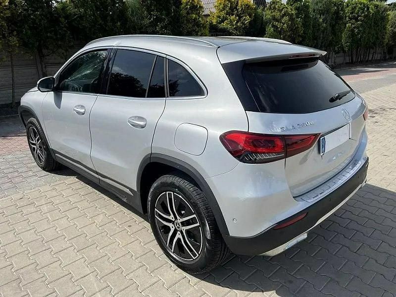 Srebrny Używany 2023 Mercedes GLA250 SUV | 65 900 zł - Obraz 1/4