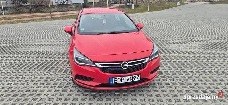 Czerwony Używany 2019 Opel Astra Kombi | 23 700 zł (Super Cena) - Obraz 1/4