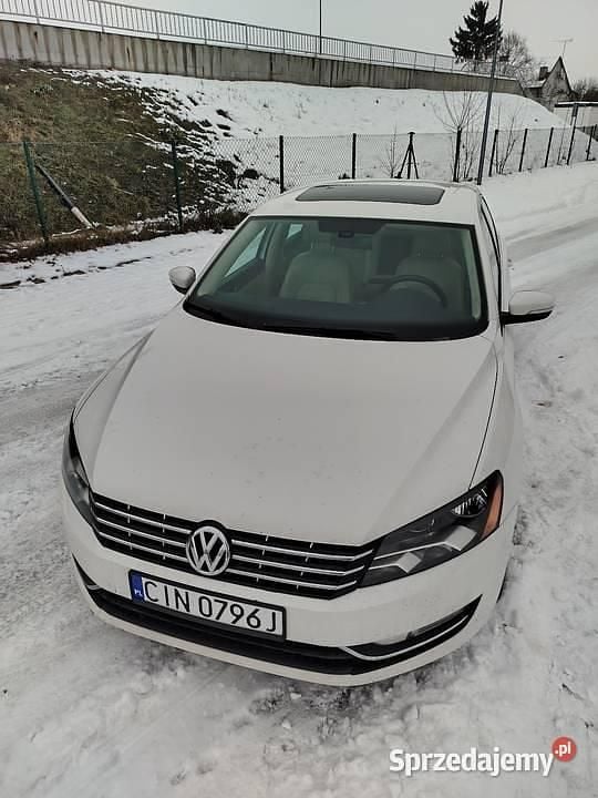 Używany VW Passat 2013 Biały Sedan/Limuzyna