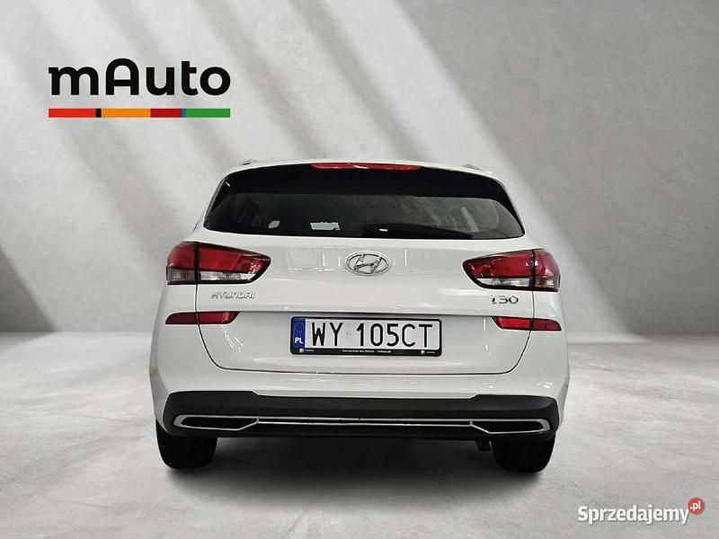 Używany Hyundai i30 120 KM (88 kW) 2022 Biały Kombi