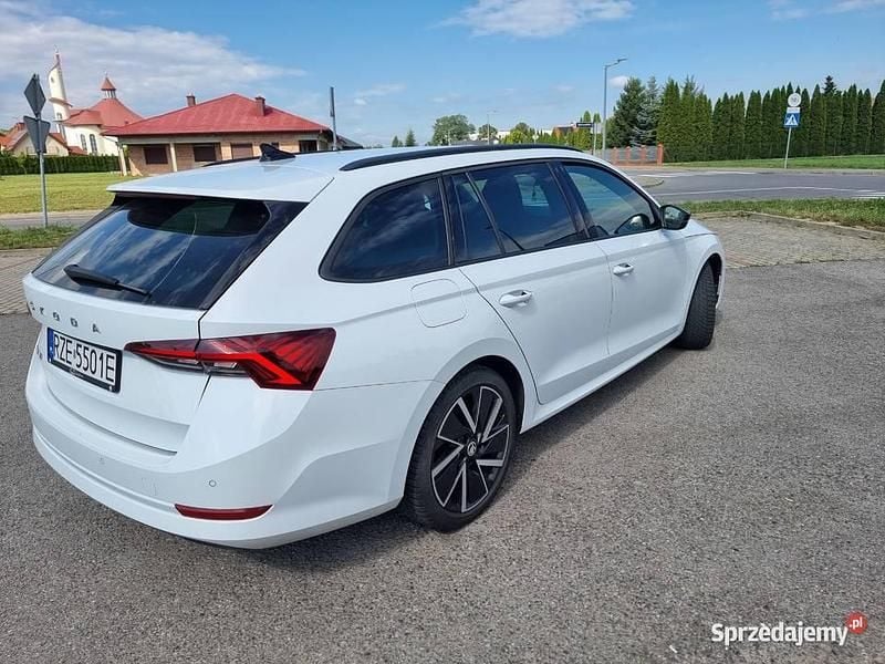 Biały Używany 2022 Skoda Octavia Style Sedan/Limuzyna | 98 000 zł (Dość drogi) - Obraz 1/4