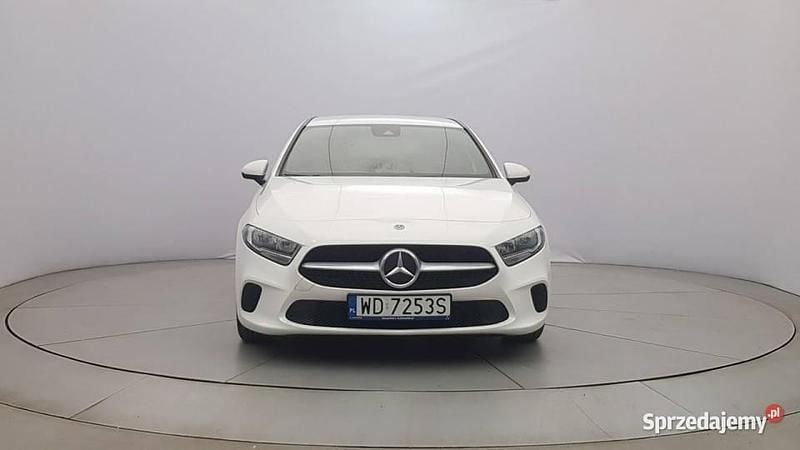 Biały Używany 2022 Mercedes A180 Style Hatchback | 101 850 zł (Uczciwa cena) - Obraz 1/4