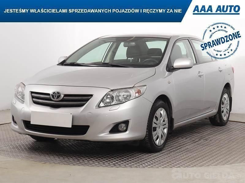 Używany Toyota Corolla 2007 Srebrny