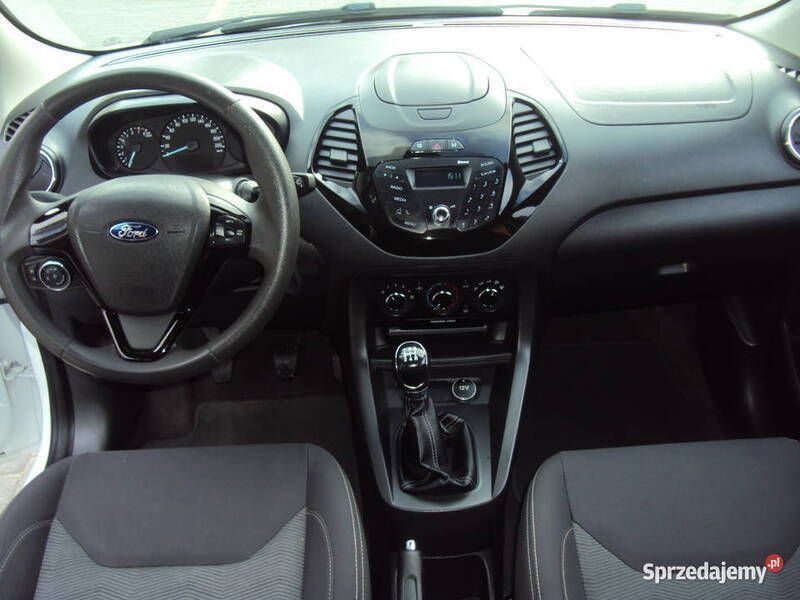 Używany Ford Ka Plus Trend 70 KM (51 kW) 2017 Biały Hatchback