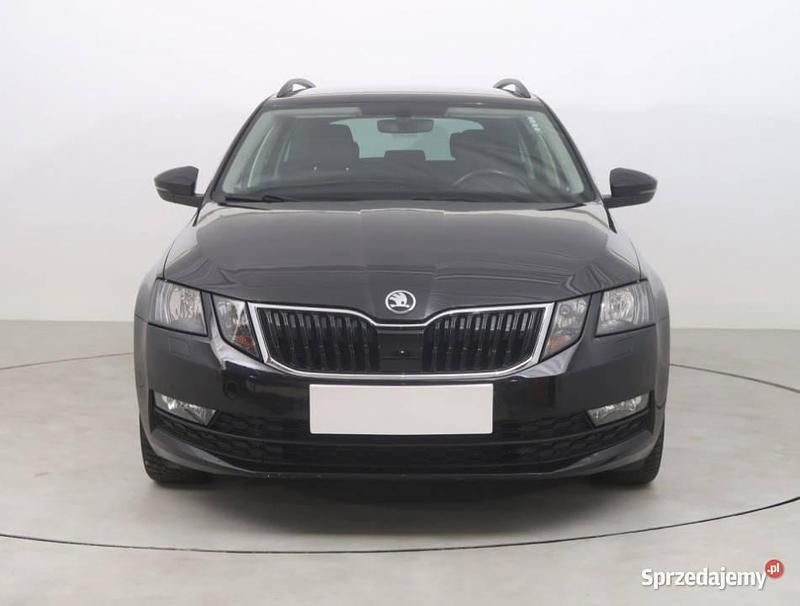 Czarny Używany 2017 Skoda Octavia Kombi | 44 499 zł (Uczciwa cena) - Obraz 1/4