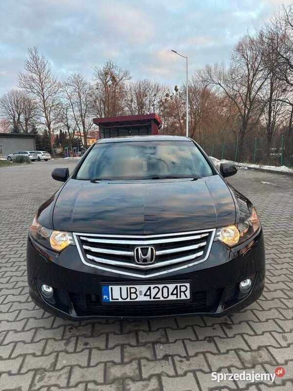Używany Honda Accord Executive 150 KM (110 kW) 2009