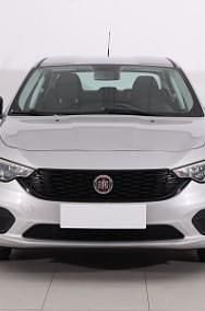 Używany Fiat Tipo 95 KM (69 kW) 2017 Srebrny Sedan/Limuzyna