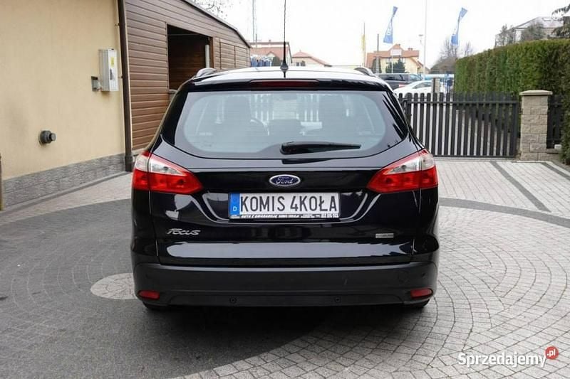 Używany Ford Focus 101 KM (74 kW) 2013 Czarny Kombi