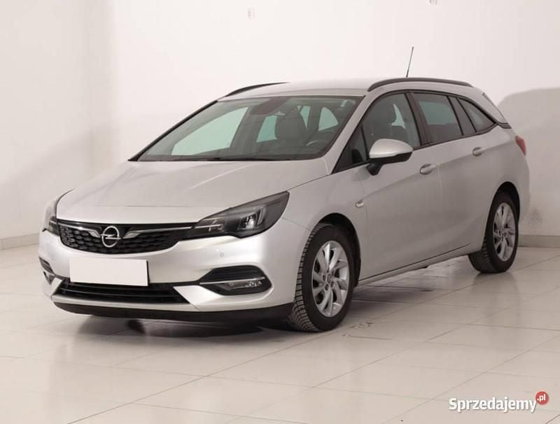 Używany Opel Astra 2020 Srebrny Kombi