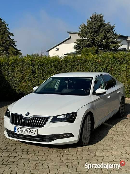Biały Używany 2017 Skoda Superb LAURIN & KLEMENT Sedan/Limuzyna | 71 500 zł (Uczciwa cena) - Obraz 1/4