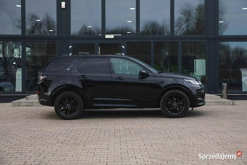 Używany Land Rover Discovery 5 Dynamic 200 KM (147 kW) 2023 Czarny (metalik) SUV