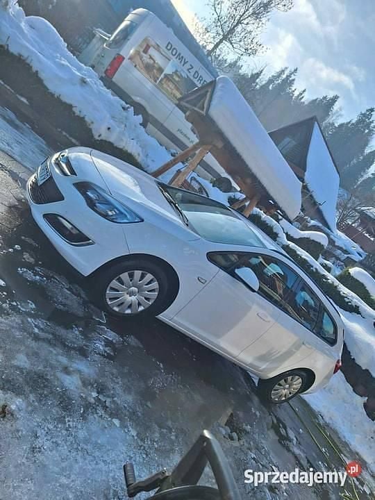Używany Opel Astra 2013 Biały Kombi