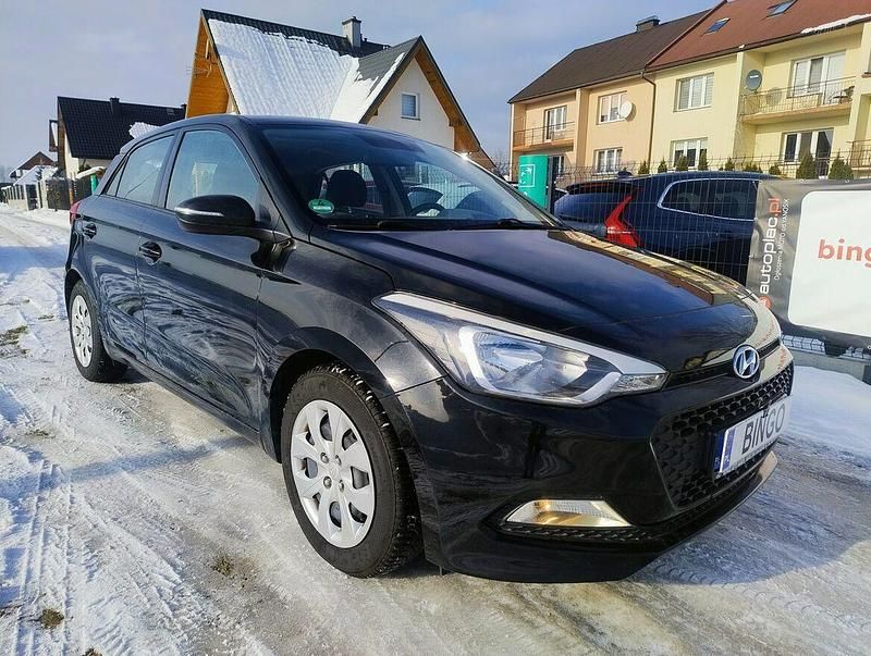 Czarny Używany 2017 Hyundai i20 Hatchback | 33 900 zł (Uczciwa cena) - Obraz 1/4