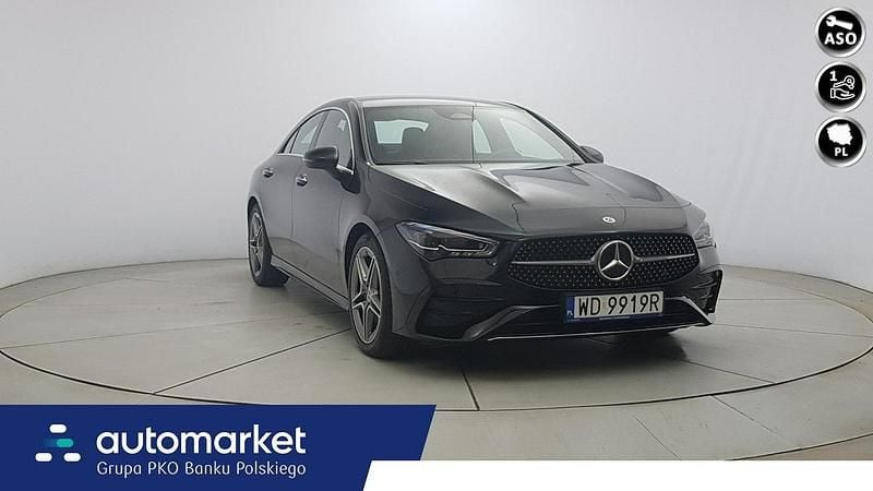 Czarny Używany 2023 Mercedes CLA200 AMG Sedan/Limuzyna | 155 850 zł (Super Cena) - Obraz 1/4