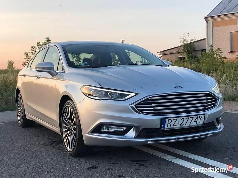 Srebrny Używany 2017 Ford Fusion Sedan/Limuzyna | 56 900 zł (Uczciwa cena) - Obraz 1/4