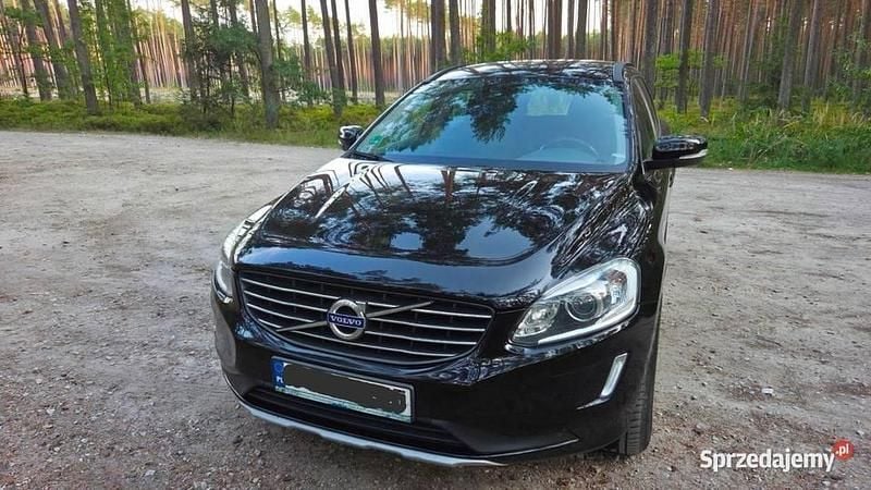 Używany Volvo XC60 2016 Czarny SUV