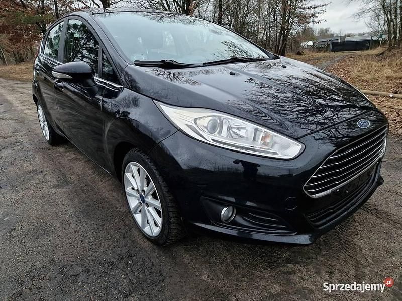 Używany Ford Fiesta 2015 Czarny Hatchback