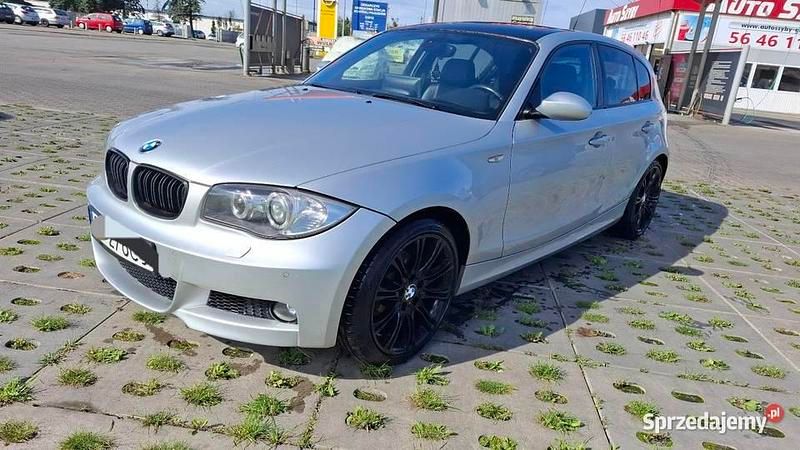Srebrny Używany 2009 BMW 120 Hatchback | 19 900 zł - Obraz 1/3