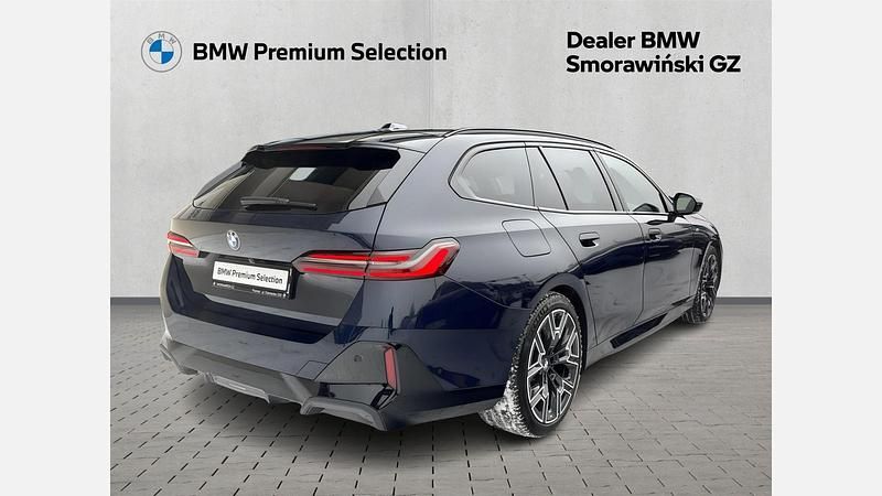 Używany BMW 520 Comfort Edition 197 KM (144 kW) 2024 Tansanit blue ii metallic metalizowany Kombi