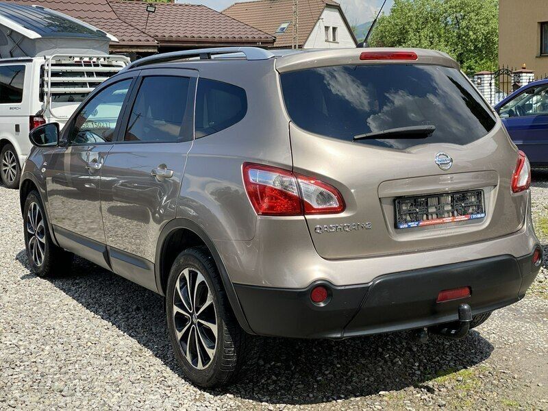 Używany Nissan Qashqai +2 141 KM (103 kW) 2012 Złoty SUV