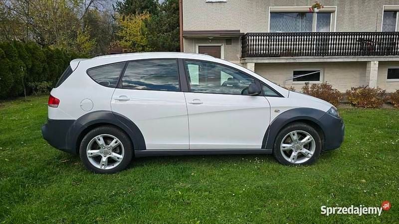 Używany 2013 Seat Altea XL Minivan | 20 900 zł (Uczciwa cena) - Obraz 1/4