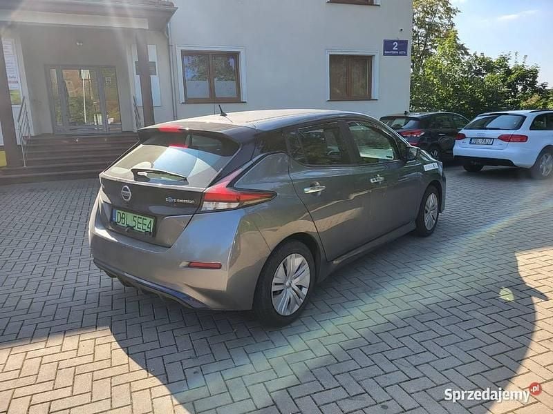 Grafitowy Używany 2021 Nissan Leaf Hatchback | 47 000 zł - Obraz 1/2