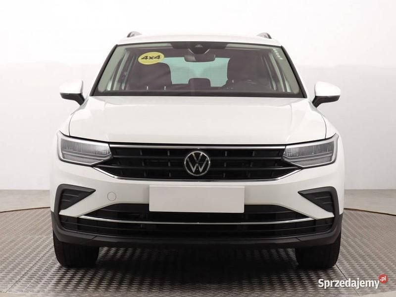 Biały Używany 2021 VW Tiguan SUV | 109 999 zł (Drogi) - Obraz 1/4