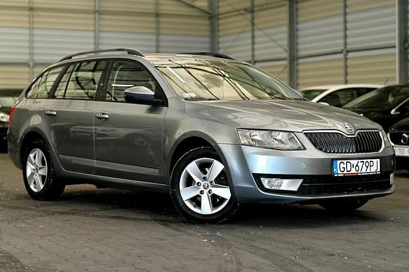 Używany Skoda Octavia 105 KM (77 kW) 2013 Inny (metalik, perła) Kombi