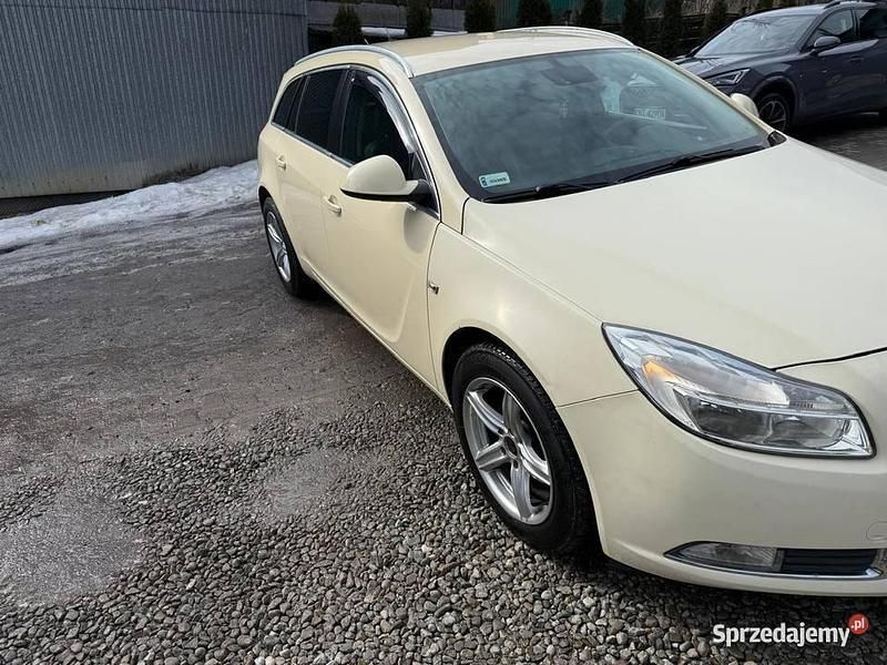 Beżowy Używany 2011 Opel Insignia Kombi | 14 999 zł (Dobra cena) - Obraz 1/4