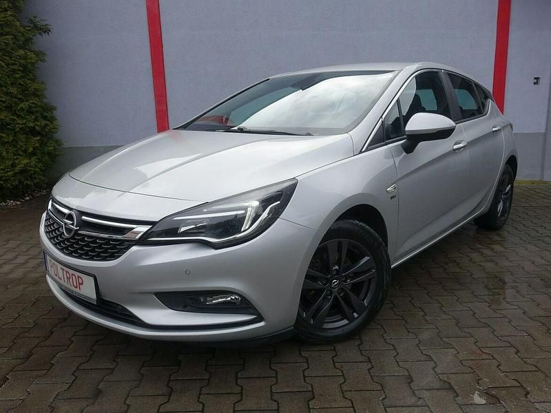 Używany Opel Astra 125 KM (91 kW) 2019 Srebrny Hatchback